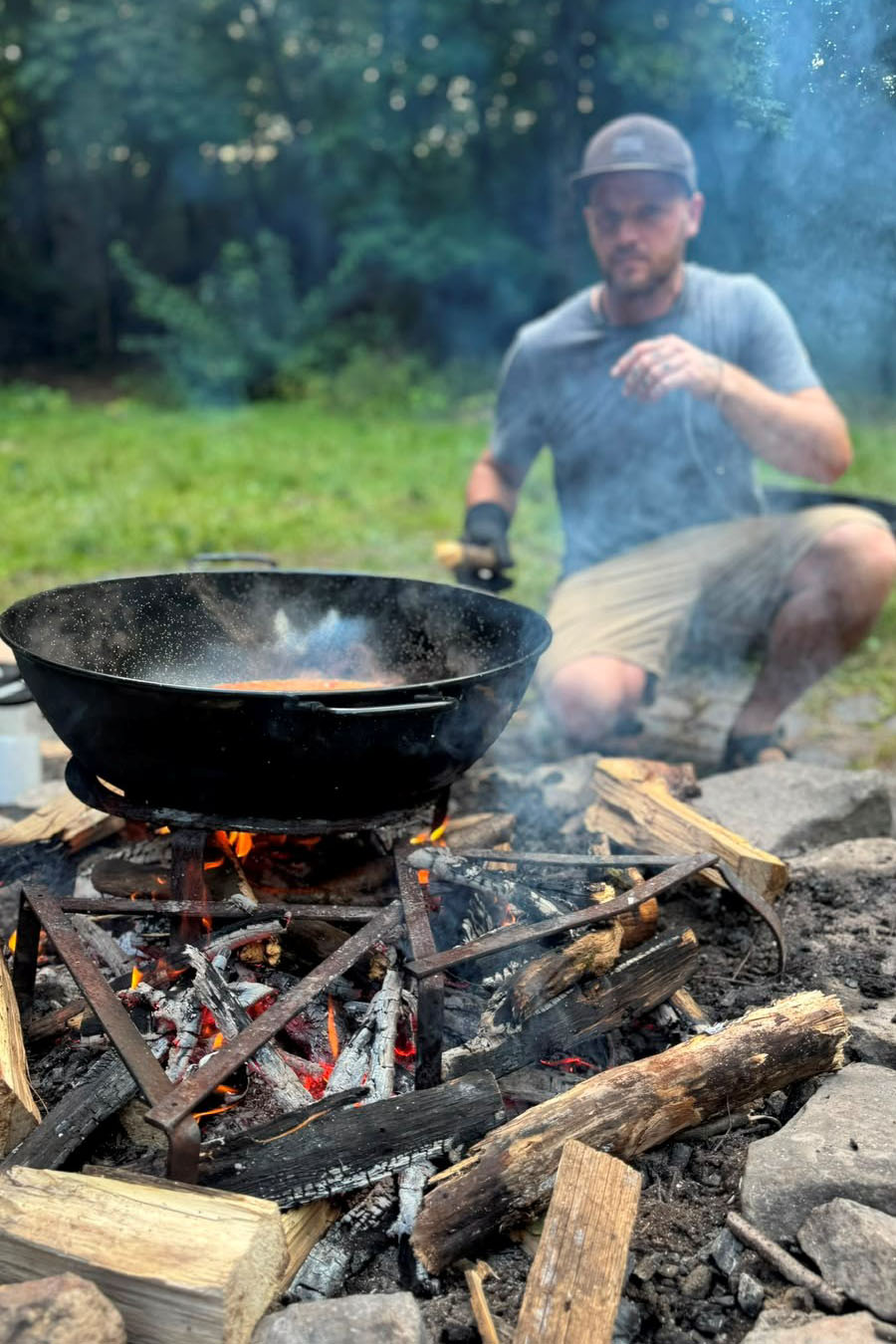 Kessel auf einem Holzfeuer