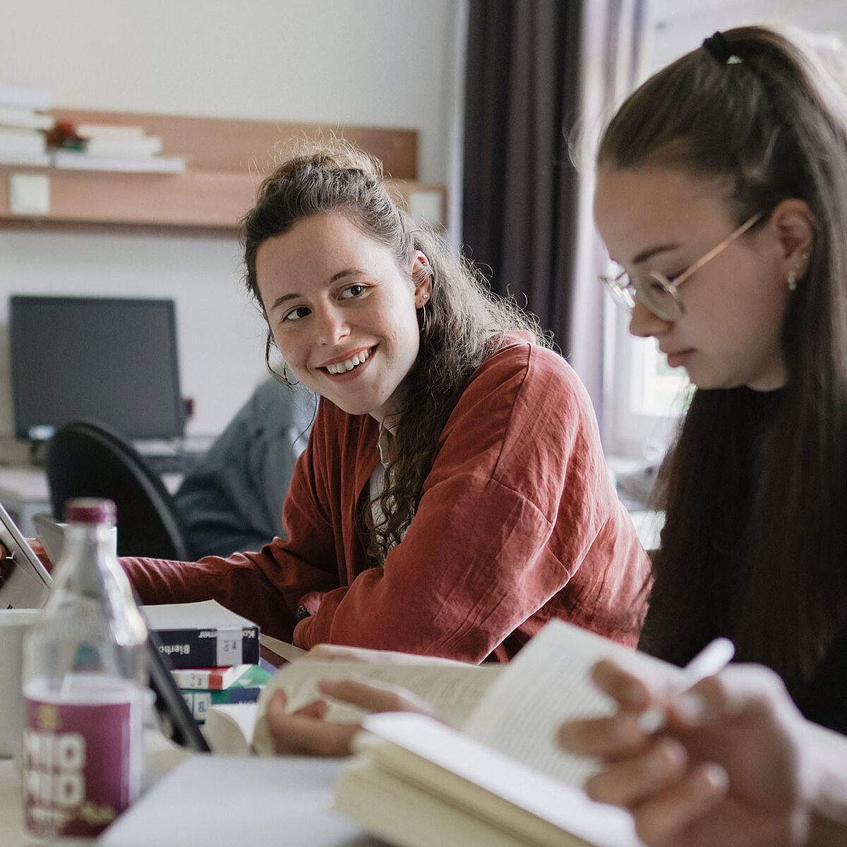 Studierende im Seminar